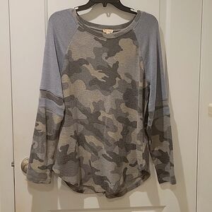 Hem&Thread Camo Top.